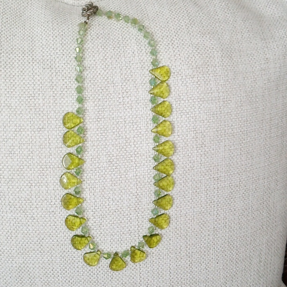 A droplet natural green periodot briolette olive jade drop necklace